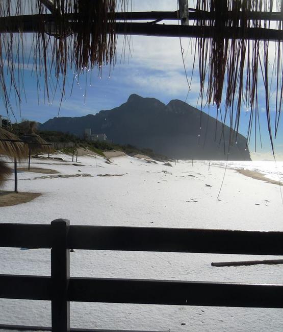 spiaggia "imbiancata" a Sabaudia