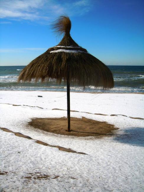 spiaggia "imbiancata" a Sabaudia