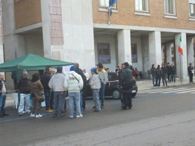 Presidio in piazza del popolo a Latina