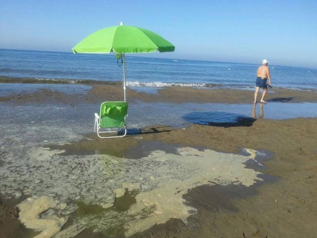 questa mattina il mare di Latina si presenta così...