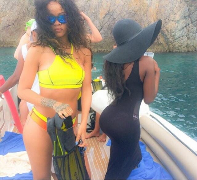 Rihanna approda a Ponza