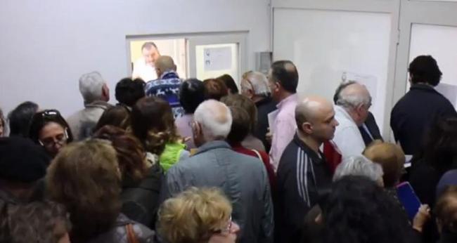 Invasione e caos all’ufficio Tares di Latina