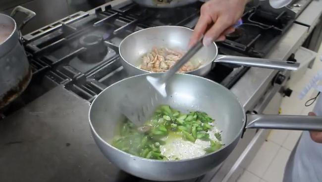 La prima webserie di Cucina a Latina: Vermicelli, scampetti e asparagi