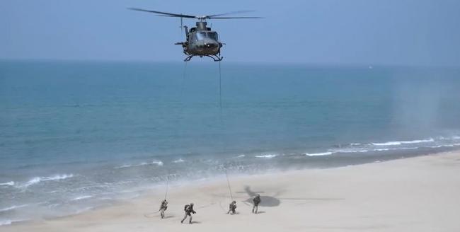 Esercitazione Militare sul lido di Sabaudia