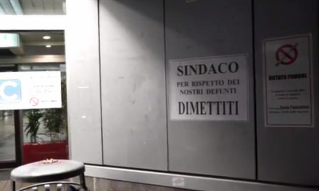 Latina, manifesti contro il sindaco attaccati nella notte
