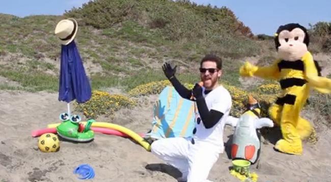 Succede anche questo a Latina. Frozen, la canzone dell’estate