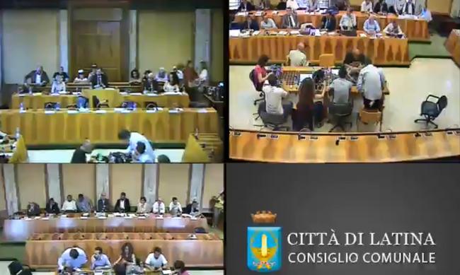 Di Giorgi non è più il sindaco di Latina, decisiva la sfiducia della strana coppia Pd-Forza Italia