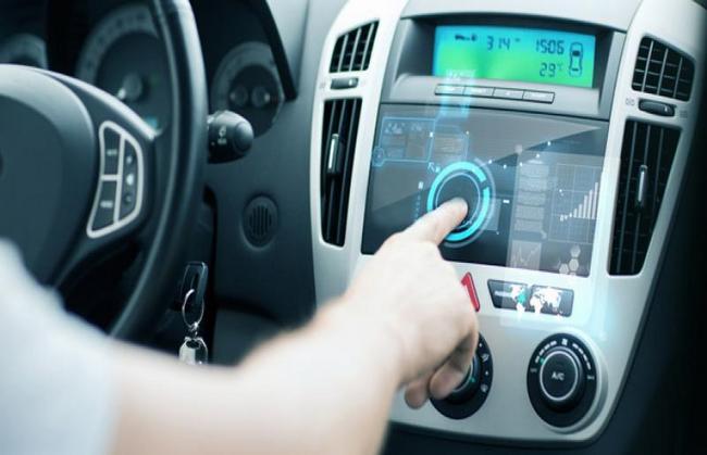 Per i latinensi la tecnologia in auto dà sicurezza