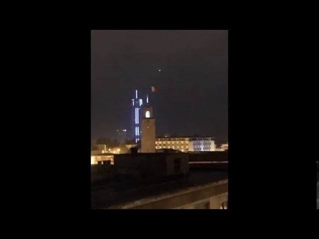 Avvistata una strana luce nel cielo di Latina, una donna spaventata filma tutto