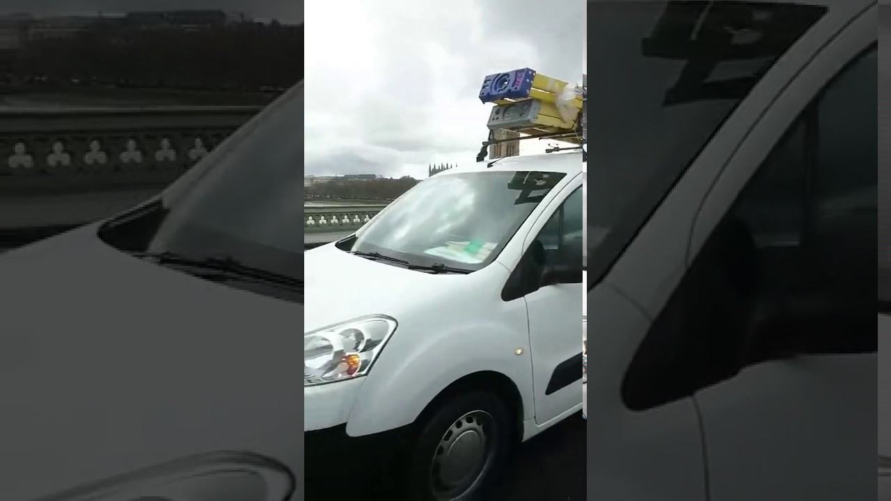 Attacco a Londra, auto travolge passanti sul ponte di Westminster VIDEO