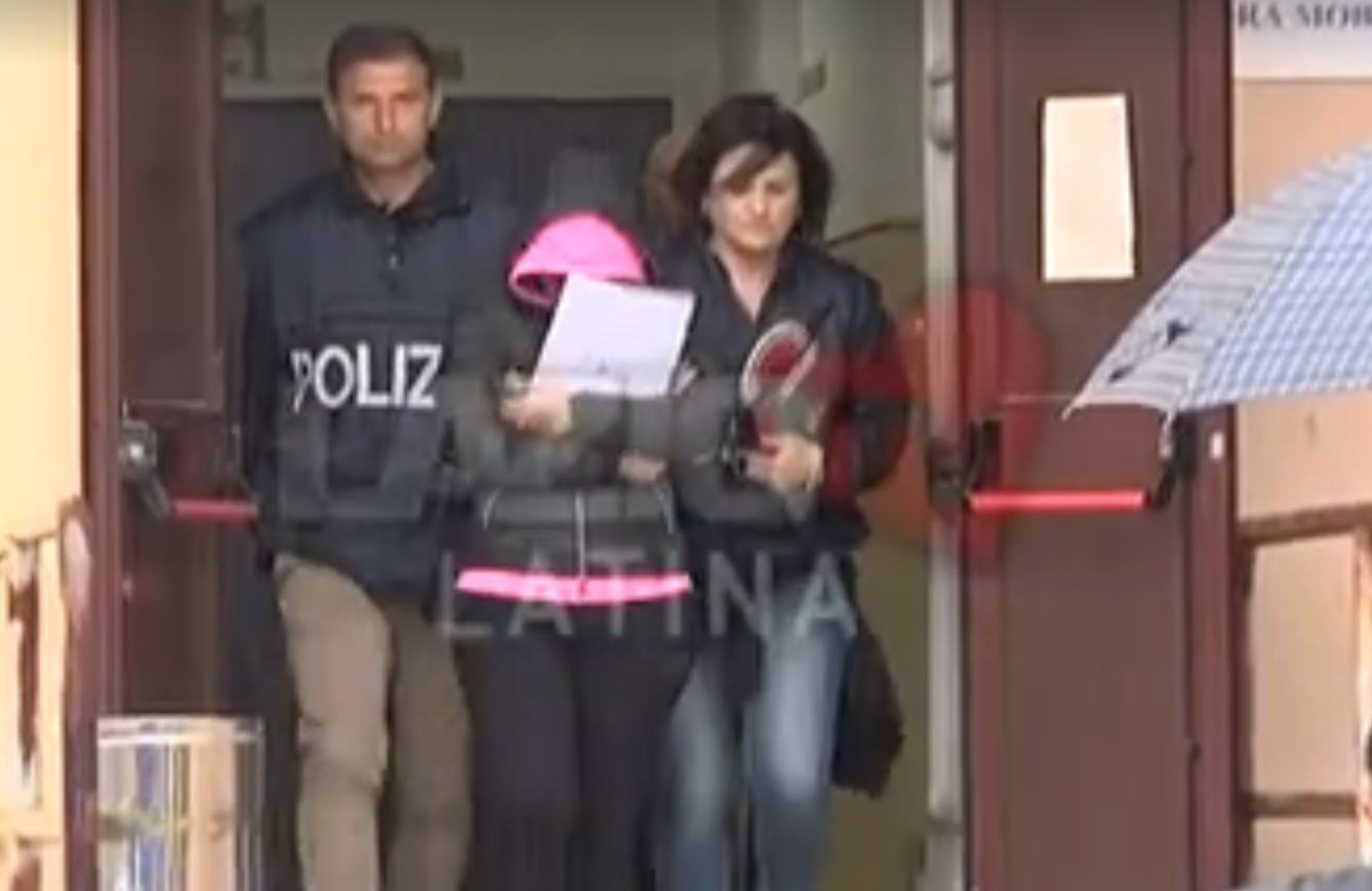 Alterazione di stato civile, gli arrestati escono dalla Questura di Latina VIDEO