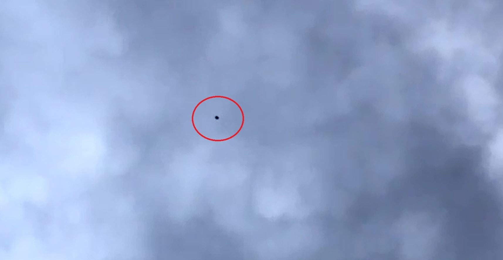 Latina, strano oggetto volante sopra al Miami Beach VIDEO