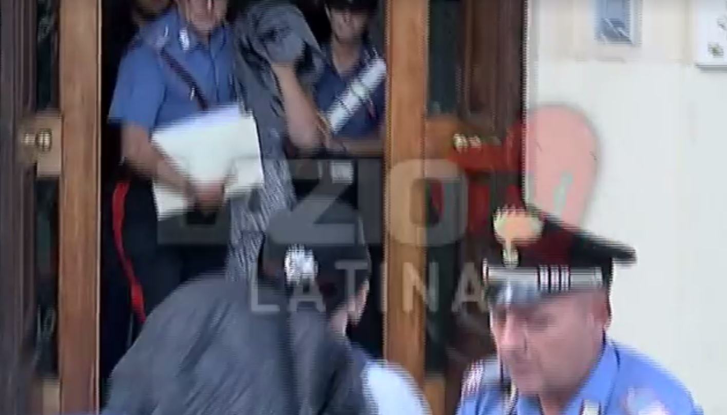 Omicidio Gloria Pompili, gli arrestati escono dalla Caserma di Latina VIDEO
