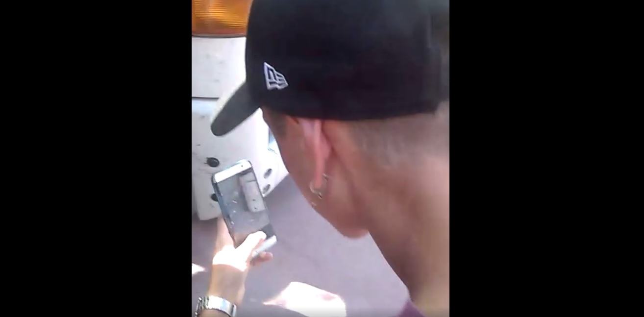 Latina: pullman s’incastra per il troppo peso, il video degli studenti dell’Agrario