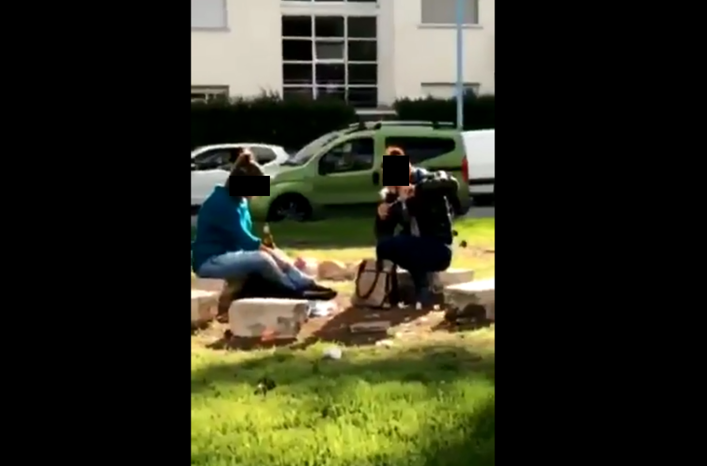 Si buca in pieno giorno davanti l’ospedale di Latina: il video shock