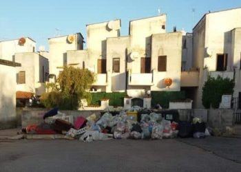 “Il Residence Bella Farnia mare è diventato un ghetto”, la denuncia del Comitato dei cittadini FOTO