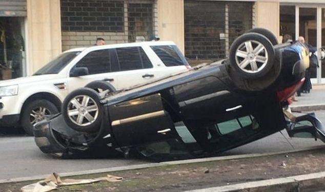 Paura in viale Petrarca a Latina: anziana perde il controllo e si ribalta con l’auto VIDEO
