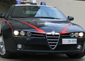 Latina, picchia l’ex fidanzata e aggredisce i carabinieri intervenuti: arrestato 23enne