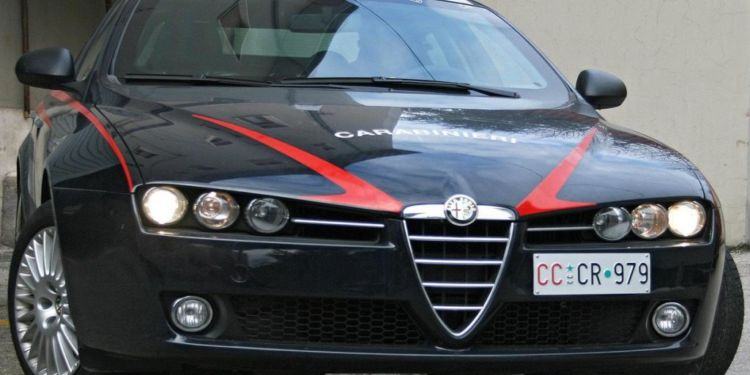 Latina, picchia l’ex fidanzata e aggredisce i carabinieri intervenuti: arrestato 23enne