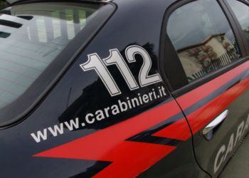 Latina, picchia l’ex fidanzata e aggredisce i carabinieri intervenuti: arrestato 23enne