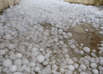 Sembra neve, ma non lo è: forte grandinata colpisce Latina