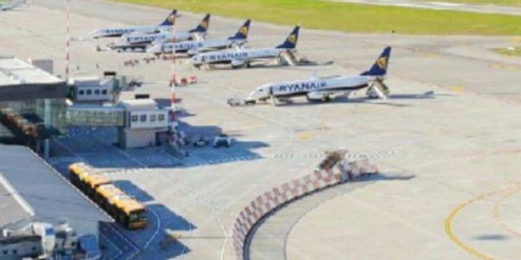 Incendio all’aeroporto di Ciampino, evacuati anche passeggeri pontini