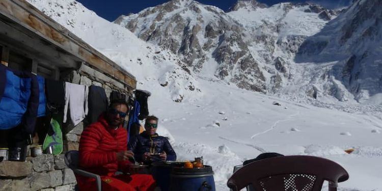 Nanga Parbat, il commovente post dʼaddio della fidanzata di Ballard: “Sei stato la mia roccia più bella”