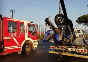 Moto contro auto sull’Appia a Pontinia, muore un giovane di 28 anni VIDEO