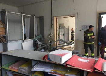 Splerlonga, fanno esplodere il bancomat del Comune: distrutta l’anagrafe