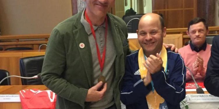 Latina: il Sindaco premia Devis D’Arpino, medaglia di bronzo ai World Games di Special Olympics di Abu Dhabi