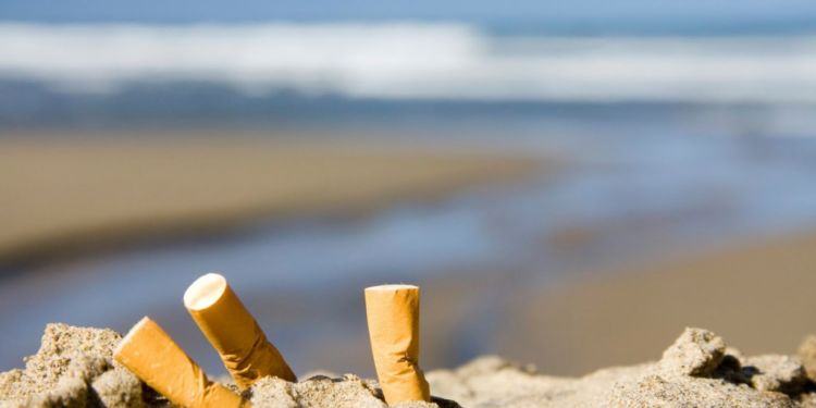 Il Comune dichiara guerra ai mozziconi di sigaretta sul lungomare di Latina