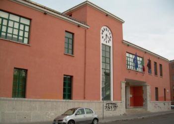 “Non saltate o qui crolla tutto”, paura nella scuola di Piazza Dante