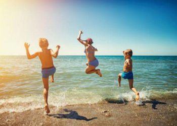 Bandiera Verde dei pediatri a 7 località della provincia di Latina: spiagge a misura di bambino