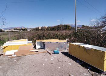Latina, il cimitero dei frigoriferi in Via Veneto
