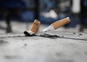 Latina città smoke free: divieto di fumo al mare, vicino ai bambini e alle donne incinte