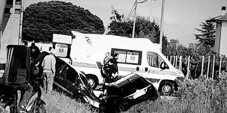 Scontro tra due auto sulla Pontina a Terracina, tre feriti gravi