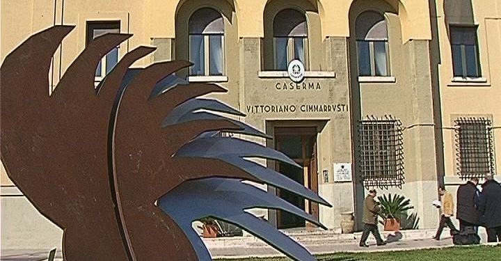 Latina, 26enne con obbligo di firma si reca in Caserma con della droga: arrestato