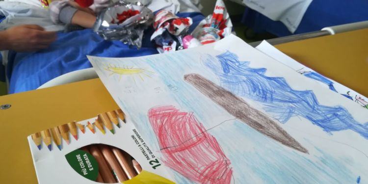 Latina, consegnate decine di uova pasquali ai bimbi in degenza al Goretti FOTO