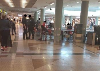 Violenta aggressione a Latina Fiori: giovane di colore pestato a sangue tra l’indifferenza dei passanti