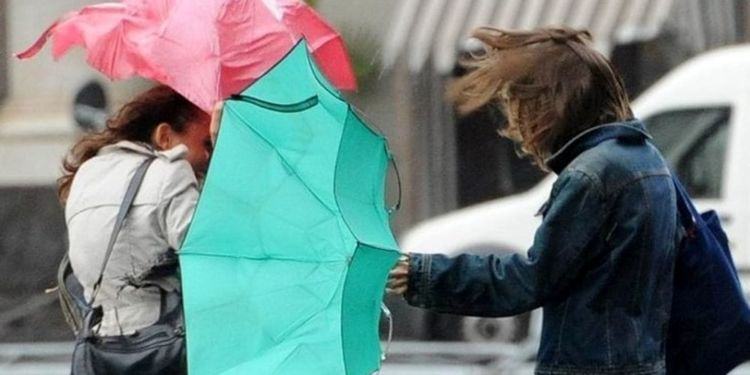 Pioggia e vento fortissimo a Pasquetta, addio al pic nic: scatta l’allerta a Latina e provincia