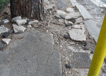 Cisterna, marciapiede dell’Appia in pessime condizioni: parte la raccolta firme