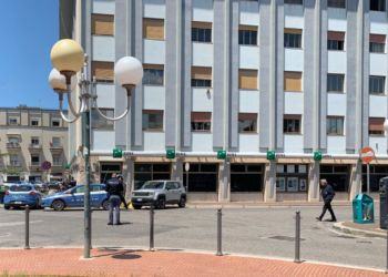 Latina, dirigente di banca si toglie la vita gettandosi da un palazzo