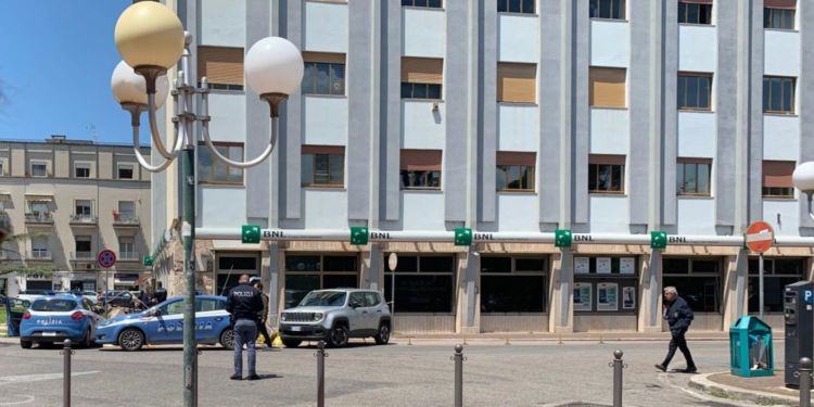 Latina, dirigente di banca si toglie la vita gettandosi da un palazzo
