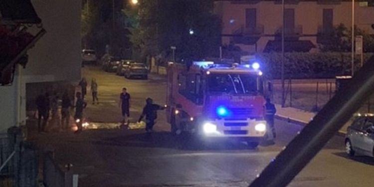 Latina, attentatore “maldestro” incendia autolavaggio e si ustiona VIDEO