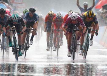 Il Giro d’Italia arriva in provincia di Latina: pioggia e freddo rischiano di rovinare la festa