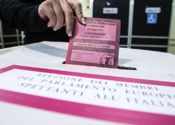 Sermoneta, va a votare e scatta una foto alla scheda elettorale: scoperto e denunciato