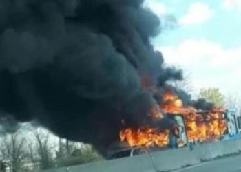 Bus in fiamme a Parigi: autista eroe di Latina mette in salvo i passeggeri