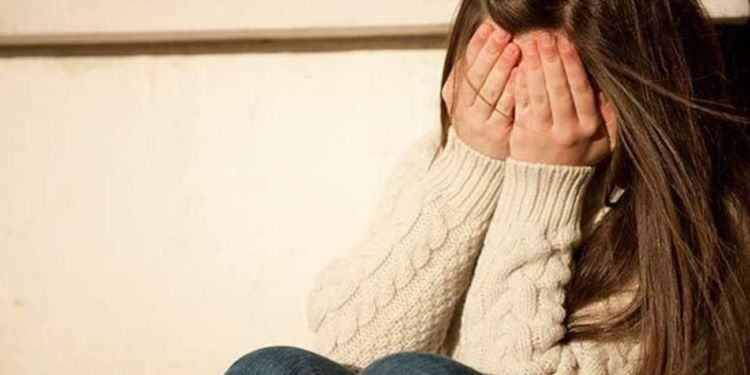 Insulti e aggressioni alla compagna di scuola: denunciate 3 giovanissime in provincia di Latina