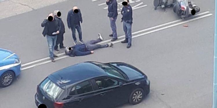 Latina, motociclista ferito dopo incidente: l’ambulanza tarda perchè non ci sono barelle