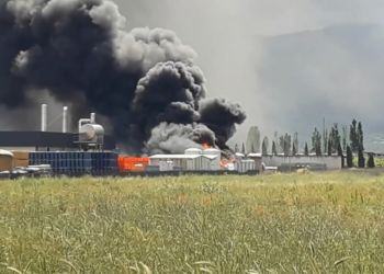 Pontinia, fiamme allo stabilimento Desco nella zona industriale Mazzocchio VIDEO